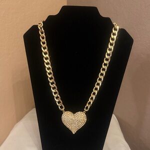 ❤️❤️ Natasha Gold Tone Bold Heart Link Necklace with Crystals